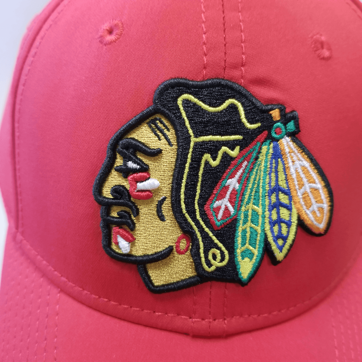 Chicago Blackhawks Stretch Hat Fit - Red Embroidered