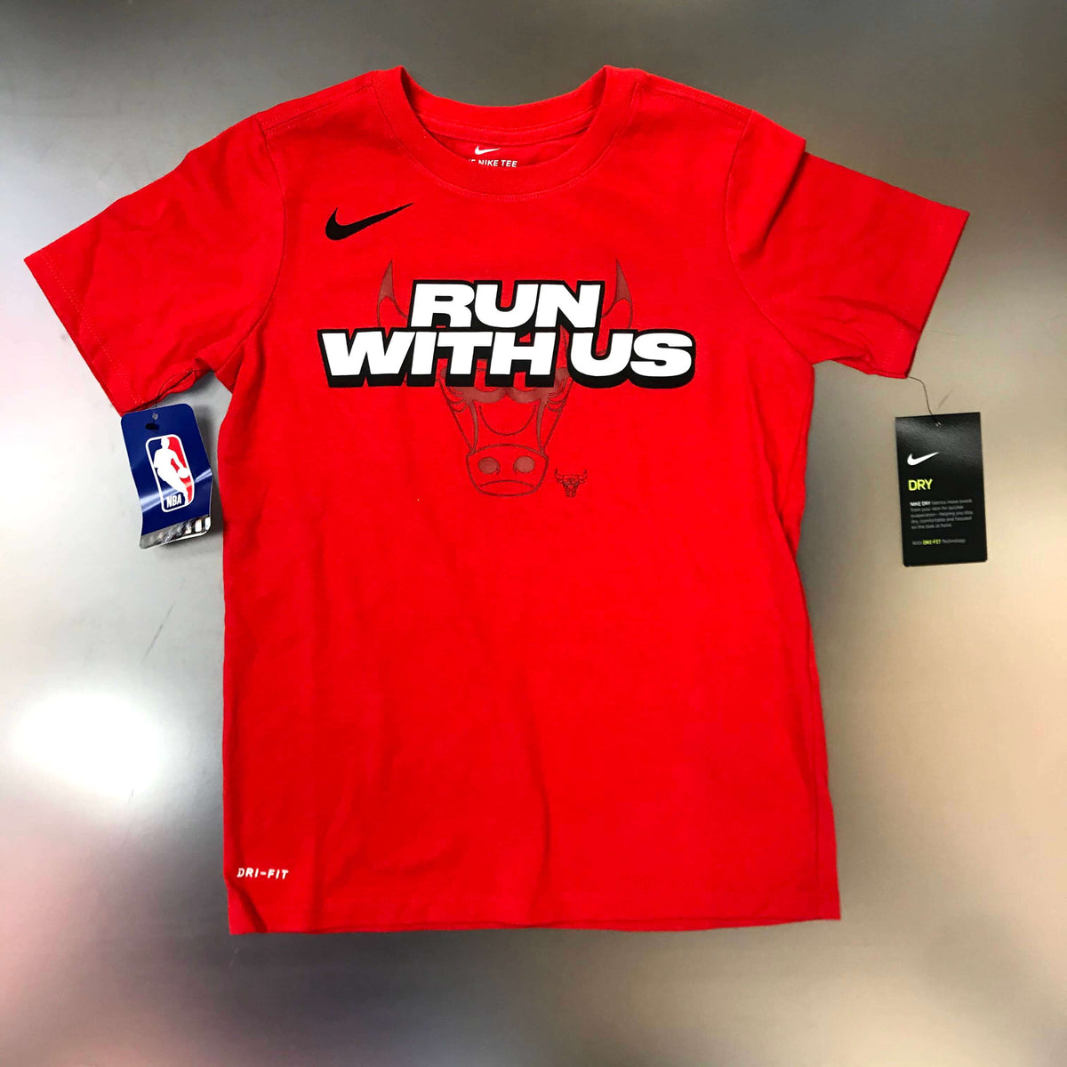 Nike Chicago Bulls Run with US Youth T-Shirt - Red M-10/12