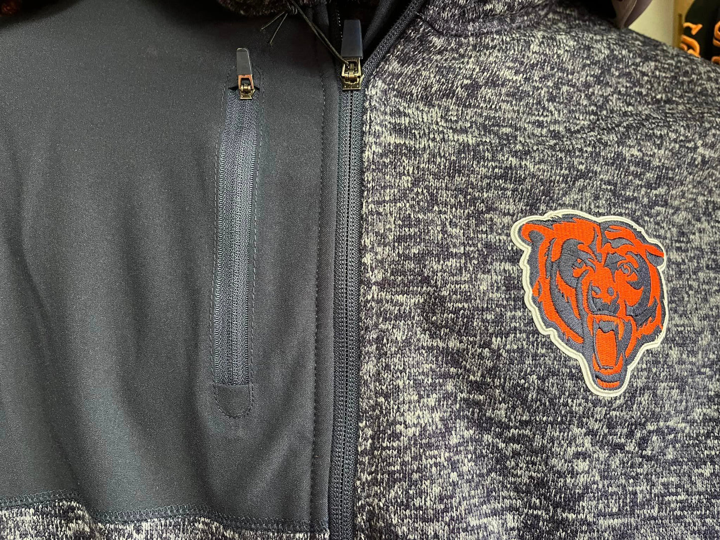 Chicago Bears Men's Antigua Heathered Navy Bear Head Fortune Full-Zip Jacket