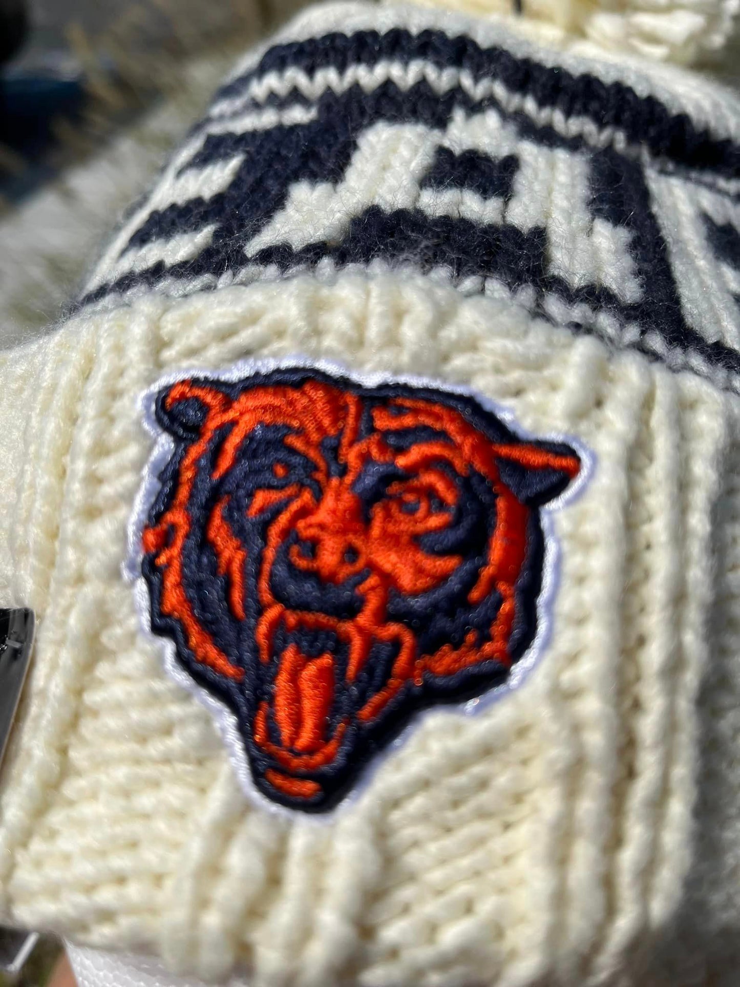 Chicago Bears Women's 2024 NFL ON-FIELD  Pom Knit Hat with Bear